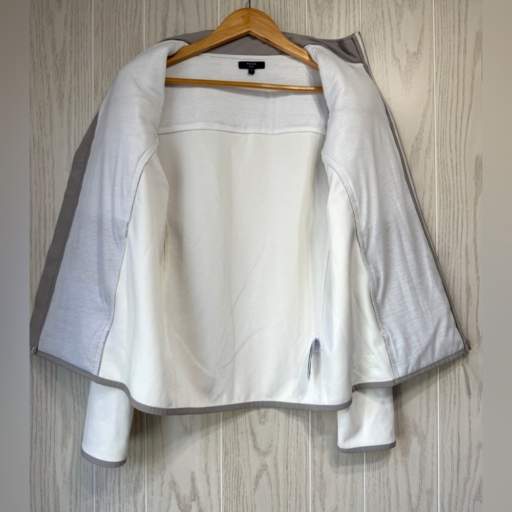 REISS Golf Formby Hybrid Performance Jacket Ecru Grey Size M - Picture 9 of 10